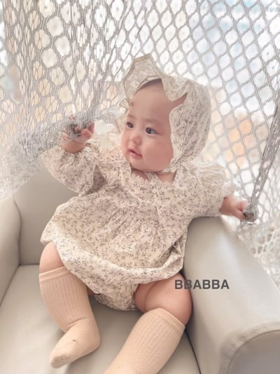 BBABBA05｜(60cm-83cm-mom) 2色碎花蕾絲花邊包屁衣含帽子/洋裝4