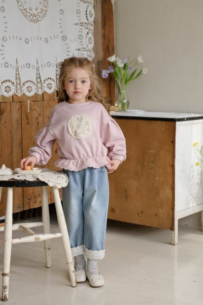 FLO44｜(75-140) 2色小兔蕾絲花布休閒短版上衣7