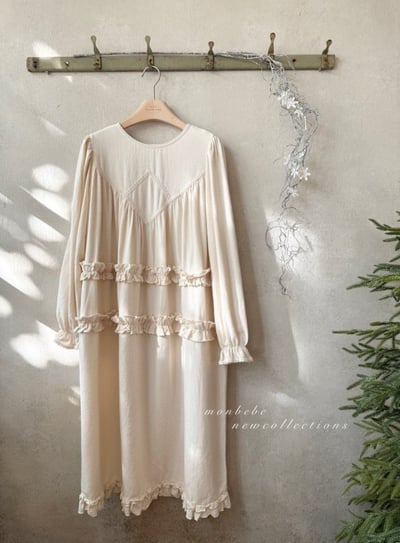 MONBEBE46｜(mom) 優雅荷葉花邊洋裝4