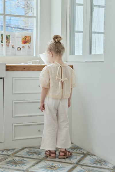 ROA15｜(6m-18m) 2色鏤空雕花綁帶上衣14