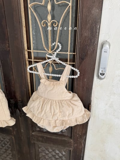 Marron 48｜(3m-18m) 絎縫荷葉肩帶包屁衣1