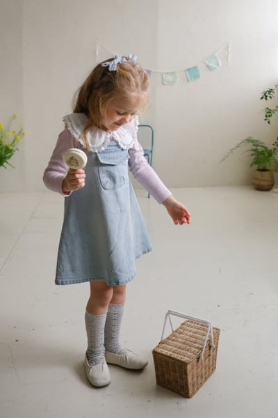 FLO48｜(75-140) 2色吊帶滾邊縫線牛仔裙19