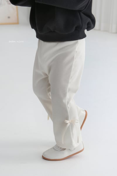 bebe nine32  (65-115) 2色蝴蝶緞帶小喇叭褲1