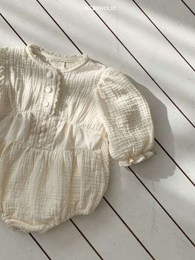 Bebe holic42｜(3m-18m) 蕾絲滾邊設計包屁衣16