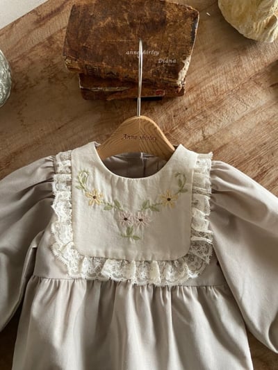 Anne Shirley04｜(3m-22m) 1色刺繡方領包屁衣12