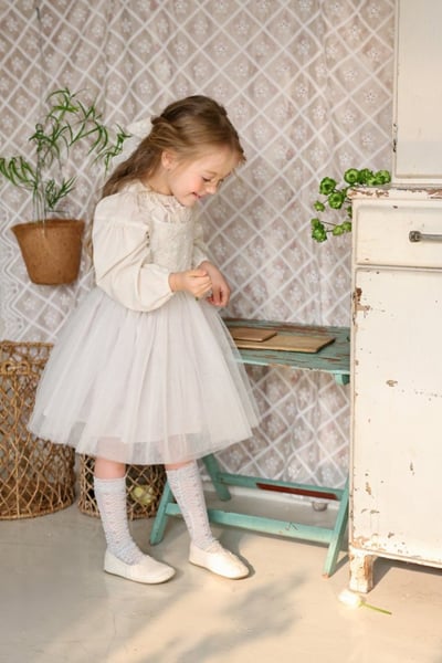 FLO37｜(75-140) 2色法式細肩薄紗洋裝6