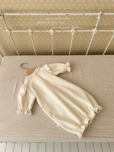 MONBEBE22｜(0m-3m) 蕾絲滾邊連身衣8