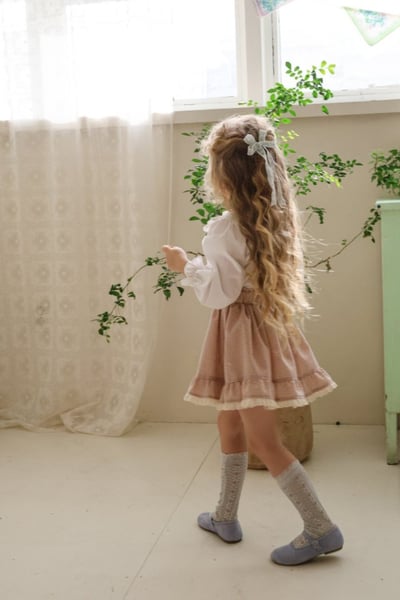 FLO32｜(75-140) 2色荷葉層次蕾絲格紋裙1