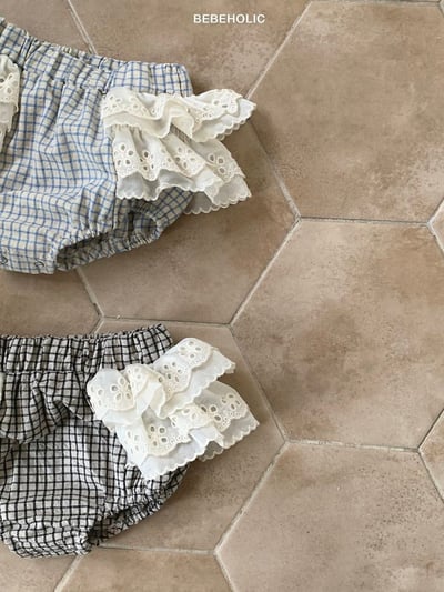 Bebe holic08｜(3m-18m) 格子精靈邊褲2