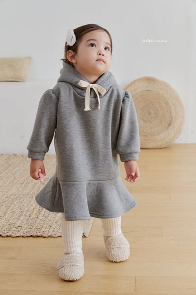 bebe nine28 (65cm-115cm) 2色連毛荷葉邊洋裝7