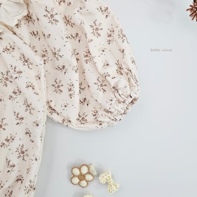 bebe nine11 (55cm-75cm) 2色蕾絲領碎花包屁衣13