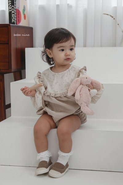 bebe nine28 (65-85) 2色拚色荷葉滾邊包屁衣4