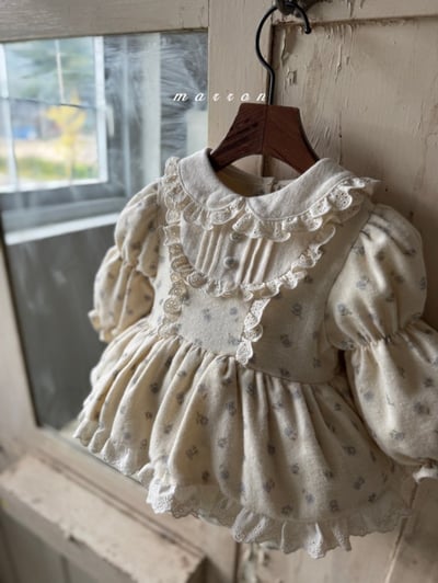 Marron 54｜(3m-18m) 宮廷蕾絲層次領玫瑰碎花包屁衣12