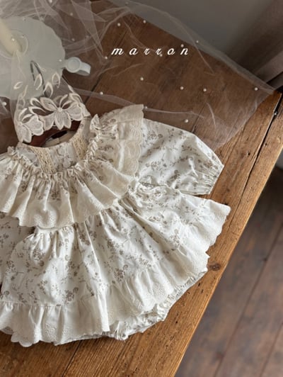 Marron34｜(3m-18m) 荷葉蕾絲花領包屁衣4