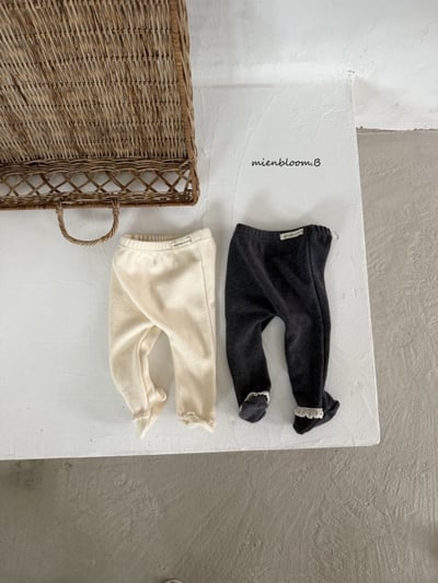 Bloom.b19｜(0m-24m) 天鵝絨蕾絲邊內搭褲襪3