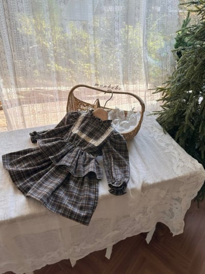 MONBEBE28｜(1y-8y) 格紋荷葉立領洋裝11