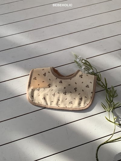 Bebe holic18｜(3m-18m) 碎花天鵝絨圍兜4