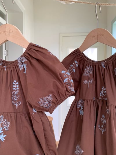 JE10｜(66-120cm-mom) 刺繡小花泡泡袖包屁衣/洋裝14