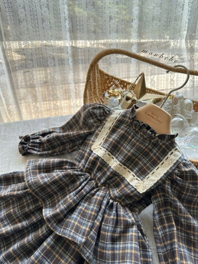 MONBEBE28｜(1y-8y) 格紋荷葉立領洋裝10