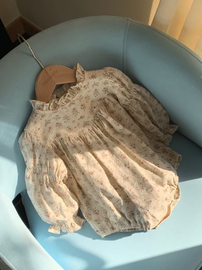 jenny bébé｜(66-90cm) 碎花褶皺立領包屁衣10