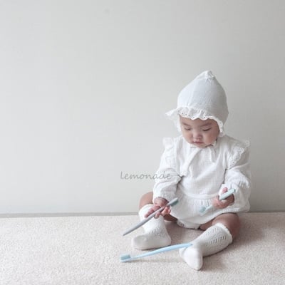 LEMONADE53｜(55cm-85cm) 2色飛袖蕾絲包屁衣含帽子7