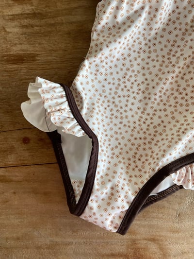 Anne Shirley33｜(3m-22m) 3色荷葉邊泳裝含泳帽15