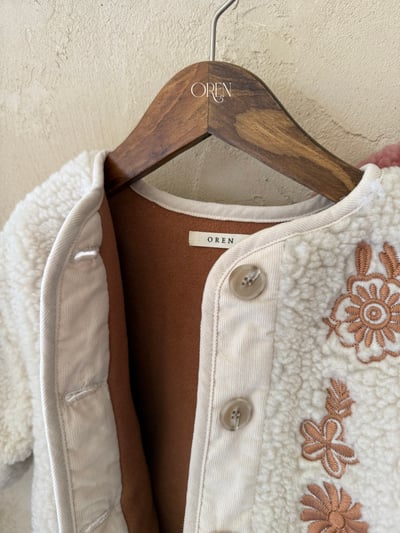 OREN42｜(85-120cm) 復古花卉刺繡羊羔絨外套13