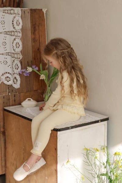 FLO57｜(75-140) 3色蕾絲荷葉花邊上衣16