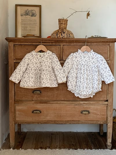 JE604｜(66cm-100cm) 紫碎花鋪棉包屁衣/傘狀外套1