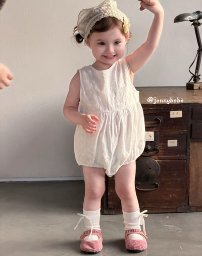 JE709｜(66-90cm) 刺繡小花綁帶包屁衣5