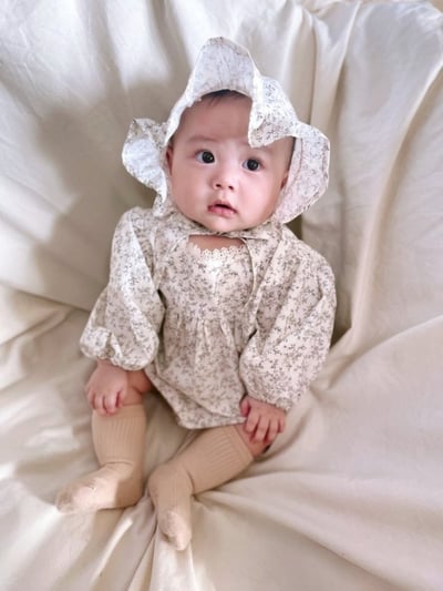 BBABBA05｜(60cm-83cm-mom) 2色碎花蕾絲花邊包屁衣含帽子/洋裝5