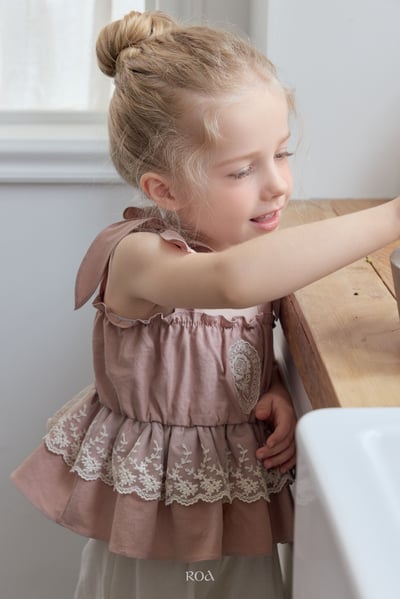 ROA16｜(6m-18m) 2色蕾絲荷葉波浪擺背心12