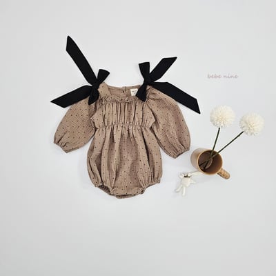 bebe nine21 (65-90) 2色點點蝴蝶結緞帶包屁衣16