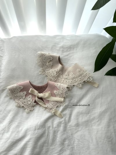 Bloom.b02｜(0m-24m) 蕾絲披風領圍4