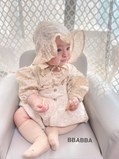 BBABBA05｜(60cm-83cm-mom) 2色碎花蕾絲花邊包屁衣含帽子/洋裝18