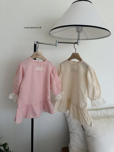 Bloom.b02｜(2y-7y) 蕾絲袖口荷葉洋裝8