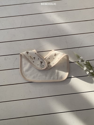 Bebe holic18｜(3m-18m) 碎花天鵝絨圍兜13