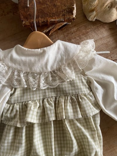 Anne Shirley02｜(3m-22m) 1色格紋綁帶荷葉包屁衣15