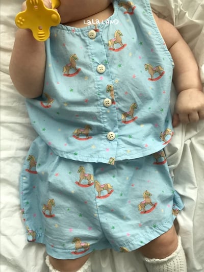 lala land20｜(3m-18m) 2色滿版小木馬背心2