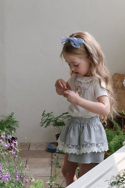 FLO33｜(75-140) 英字印花荷葉滾邊上衣20