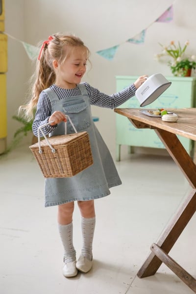 FLO48｜(75-140) 2色吊帶滾邊縫線牛仔裙17