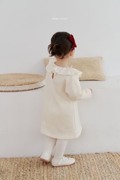 bebe nine33 (65cm-115cm) 3色荷葉摺邊洋裝9