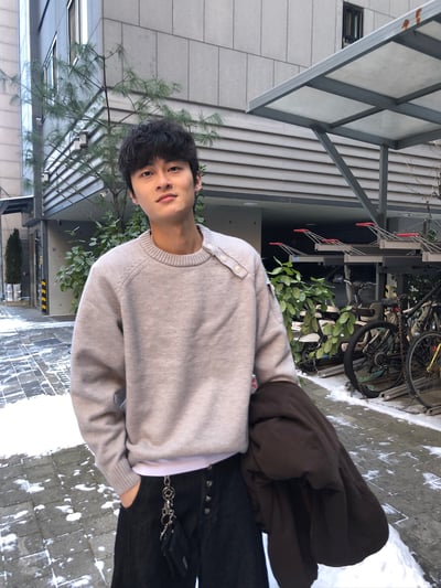 領口斜線 鈕扣 微短版 工裝 針織衫 - 3C9