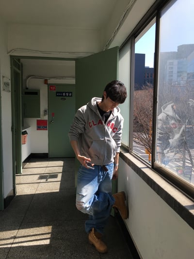 高檔布料 漸層刷色 街頭破洞 牛仔寬褲 - 2C19