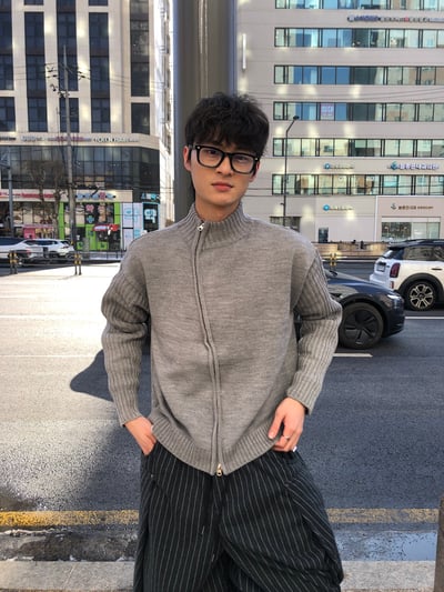 半高領 斜拉鏈 修身流水線 針織外套 - 4C9