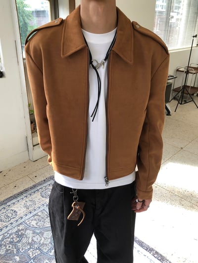 簡約幹練 絨面革 名牌質感 短版 神衣 夾克 - 2C15