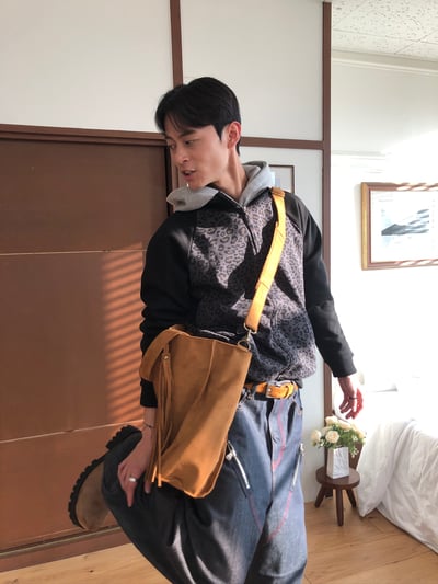 一枝獨秀 街頭氛圍 豹紋配色 微短版 外套 - 2C6