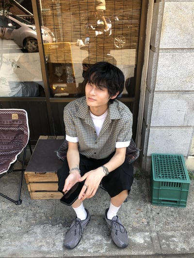 酷夏薄款 街頭高質感 細格紋 短版 短袖襯衫 - 2C8