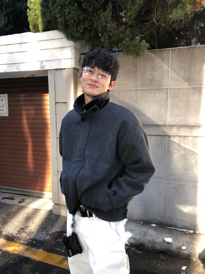 歐美經典 立領皮革 俐落修身 短版大衣 - 2C5