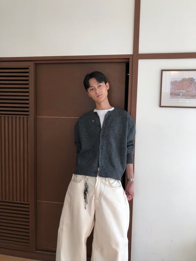 秋冬極簡風 精緻鈕扣 短版針織 羊毛開襟衫 - 3C20